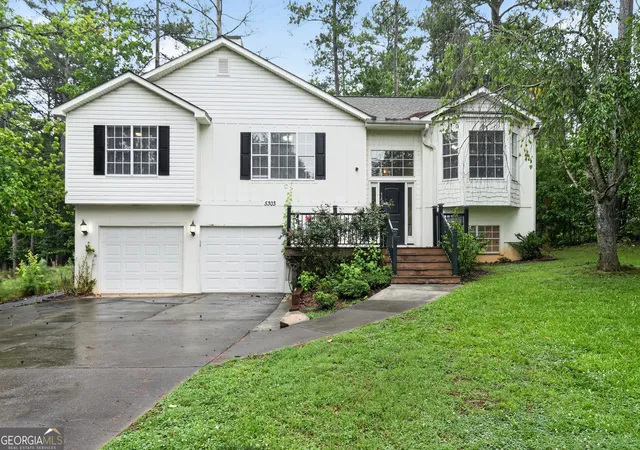 Photo 2 of Single family home for sale at 5303 Greenway Dr, Villa Rica, GA 30180 | MLS# 10770045 | Listing updated on 2026-10-09