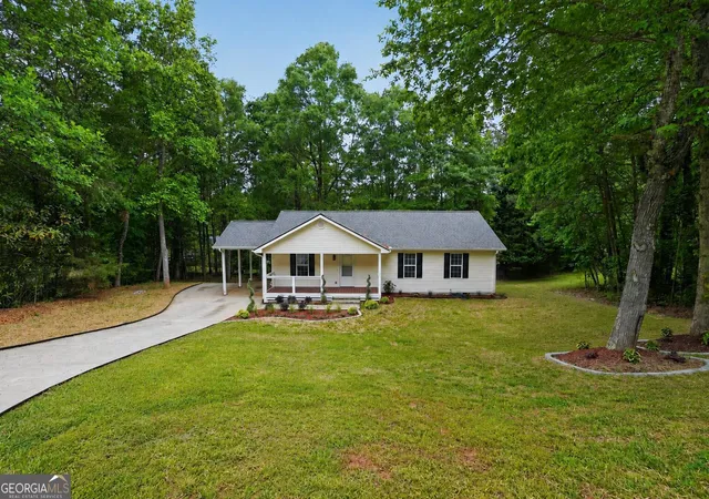 Homes for sale in Clarkesville, GA | 115 Richard St, Clarkesville, GA 30523 | MLS# 10758100