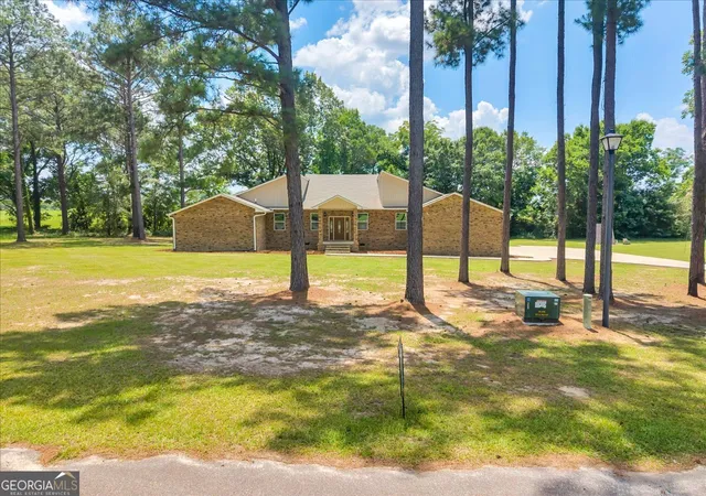 2nd image of 738 Sweet Magnolia Cir, Dublin, GA 31021 | MLS# 10808710