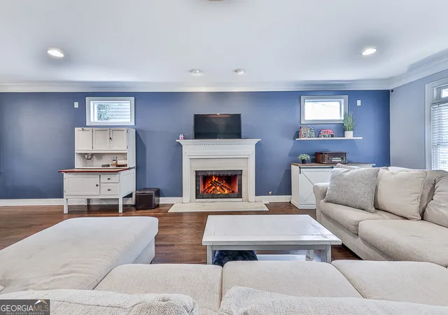 Photo 3 of Single family home for sale at 925 Rice St Nw, Atlanta, GA 30318 | MLS# 10781612 | Listing updated on 2026-08-19