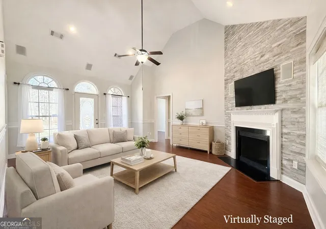 Photo 4 of Sale Pending at 384 Lakemere Ln NW, Milledgeville, GA 31061 | MLS# 10680809 | Listing updated on 2026-05-19
