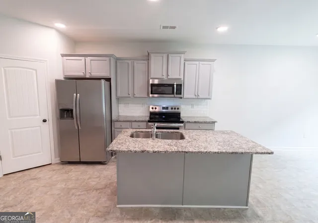 Photo 2 of Single family home for sale at 5053 Pioneer Pkwy, Mcdonough, GA 30253 | MLS# 10790981 | Listing updated on 2026-09-18