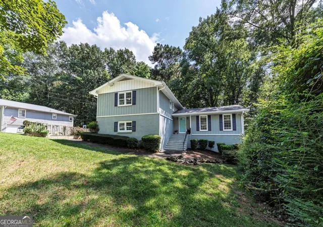 3rd image of 5824 Golden West Trl Sw, Lilburn, GA 30047 | MLS# 10825849