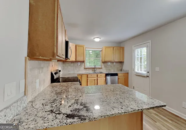 Photo 3 of Single family home for sale at 3346 Hickory Blf Dr, Marietta, GA 30062 | MLS# 10807284 | Listing updated on 2026-09-10