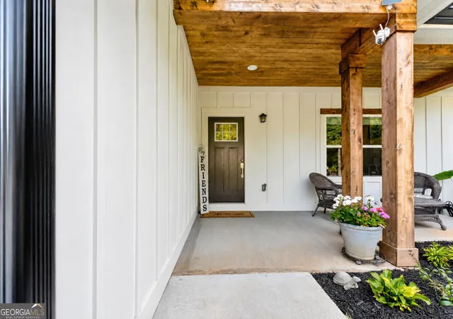 Photo 2 of Single family home for sale at 3979 Pointe N, Gainesville, GA 30506 | MLS# 10834794 | Listing updated on 2026-10-07