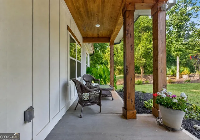 Photo 3 of Single family home for sale at 3979 Pointe N, Gainesville, GA 30506 | MLS# 10834794 | Listing updated on 2026-10-07