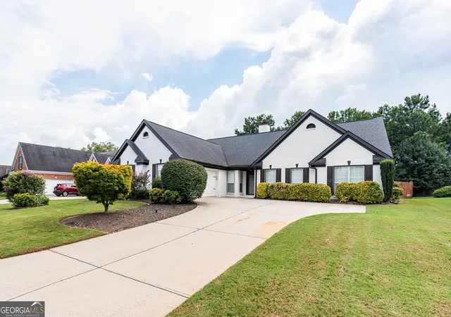 3rd image of 3554 Dunbar Ln, Suwanee, GA 30024 | MLS# 10794055