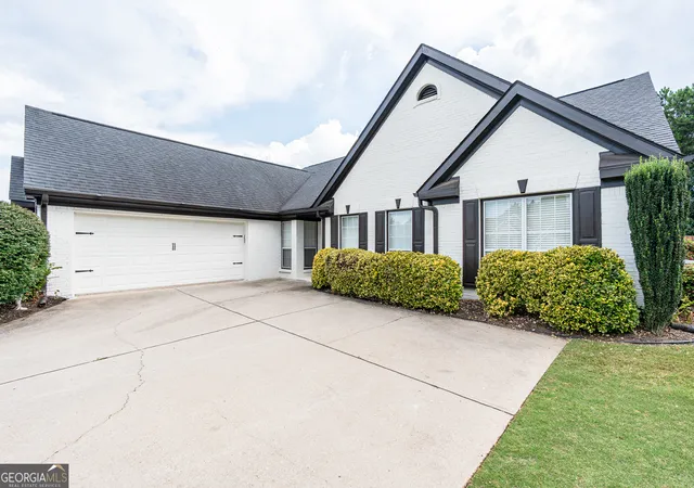 4th image of 3554 Dunbar Ln, Suwanee, GA 30024 | MLS# 10794055