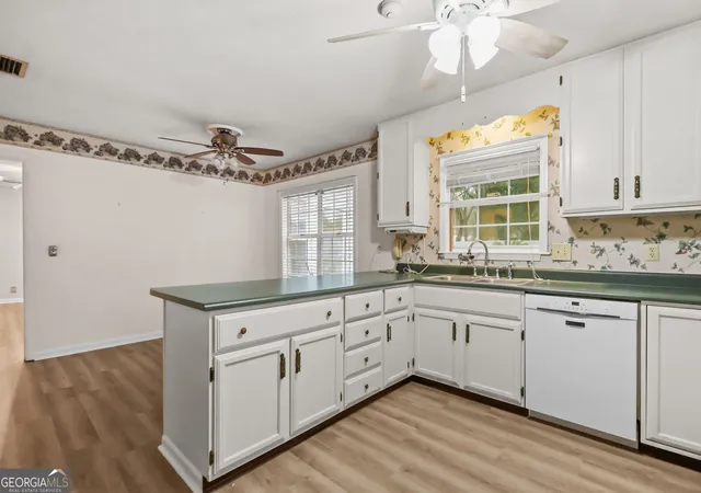 3rd image of 112 Meadows Wy, Brunswick, GA 31525 | MLS# 10791595