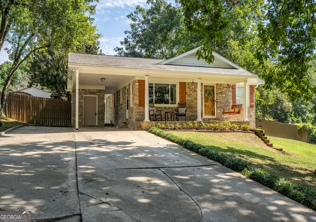 Photo 1 of Sale Pending at 16 Eastdell Rd Ne, Rome, GA 30161 | MLS# 10833931 | Listing updated on 2026-09-14