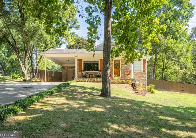 Photo 2 of Sale Pending at 16 Eastdell Rd Ne, Rome, GA 30161 | MLS# 10833931 | Listing updated on 2026-09-14