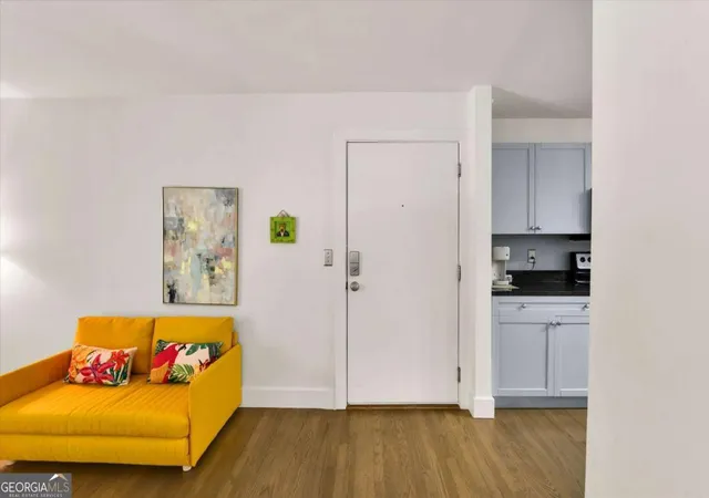Photo 3 of Condo for sale at 2023 Oakview Rd SE #222, Atlanta, GA 30317 | MLS# 10789137 | Listing updated on 2026-09-30