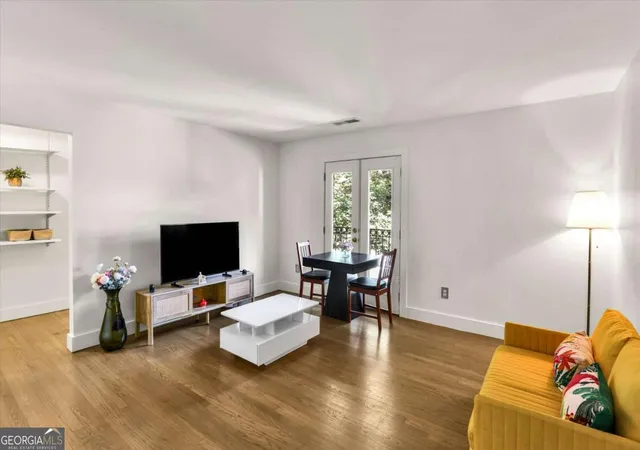 Photo 4 of Condo for sale at 2023 Oakview Rd SE #222, Atlanta, GA 30317 | MLS# 10789137 | Listing updated on 2026-09-30