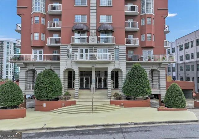 Listing Photo 3 - Condo for sale in building located at 3435 Kingsboro Rd Ne, Atlanta, GA 30326 - Unit #1301