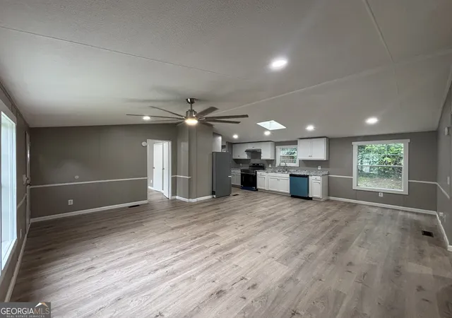 Photo 3 of Manufactured home for sale at 225 Stratford Dr, Hampton, GA 30228 | MLS# 10835770 | Listing updated on 2026-09-12