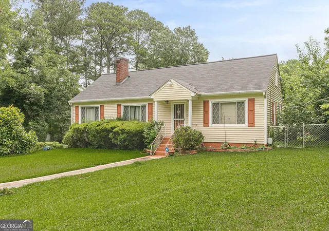 Photo 4 of Single family home for sale at 1940 Fairburn Rd SW, Atlanta, GA 30331 | MLS# 10807826 | Listing updated on 2026-07-31