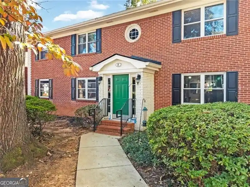 Listing Photo 1 - Condo for sale in 4282 Roswell Rd Ne located at 4282 Roswell Rd Ne, Atlanta, GA 30342 - Unit #F3