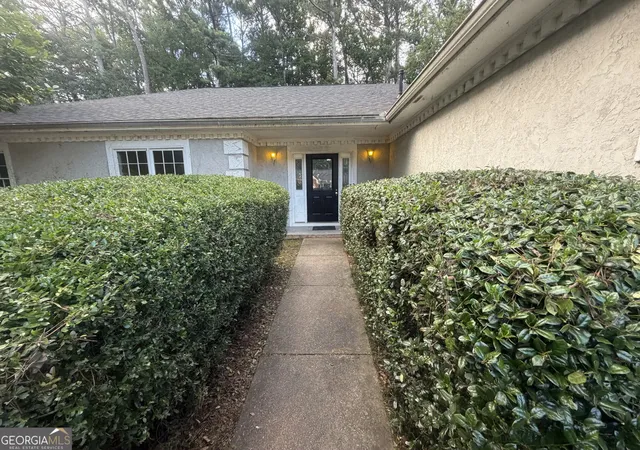 Photo 3 of Sale Pending at 2021 Huntcliff Dr, Lawrenceville, GA 30043 | MLS# 10794921 | Listing updated on 2026-09-08