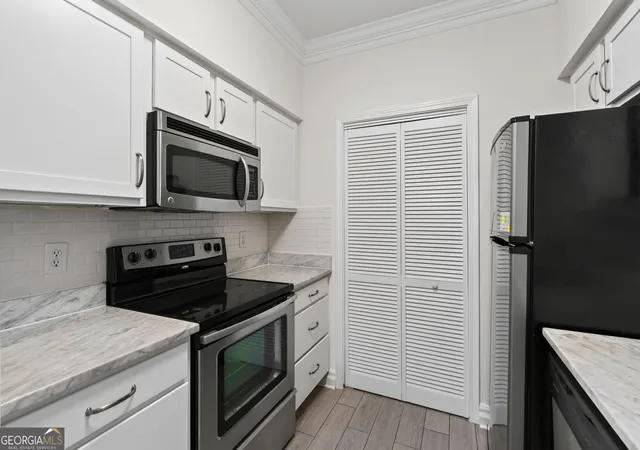 3rd image of 3777 Peachtree Rd Ne #214, Brookhaven, GA 30319 | MLS# 10819481