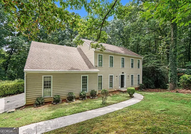 2nd image of 3884 Hunting Ridge Dr Sw, Lilburn, GA 30047 | MLS# 10798376