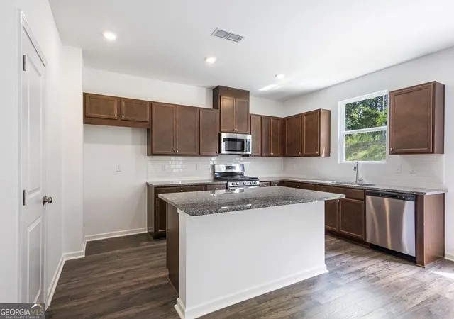 2nd image of 205 Groveton Ct, Euharlee, GA 30145 | MLS# 10829715
