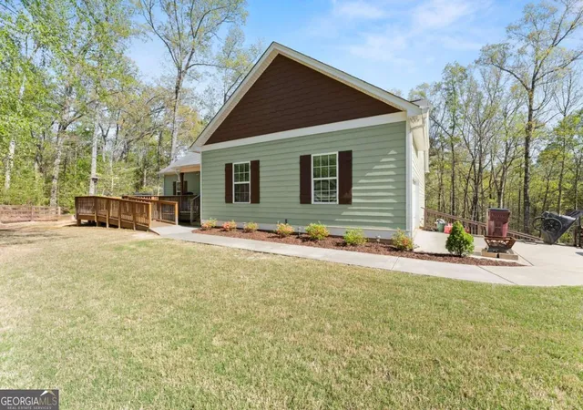 Photo 3 of Single family home for sale at 334 Old White Oak Trl, Dawsonville, GA 30534 | MLS# 10742487 | Listing updated on 2026-08-02