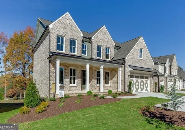 Photo 2 of Single family home for sale at 450 Thunder Rd, Buford, GA 30518 | MLS# 10832979 | Listing updated on 2026-09-18