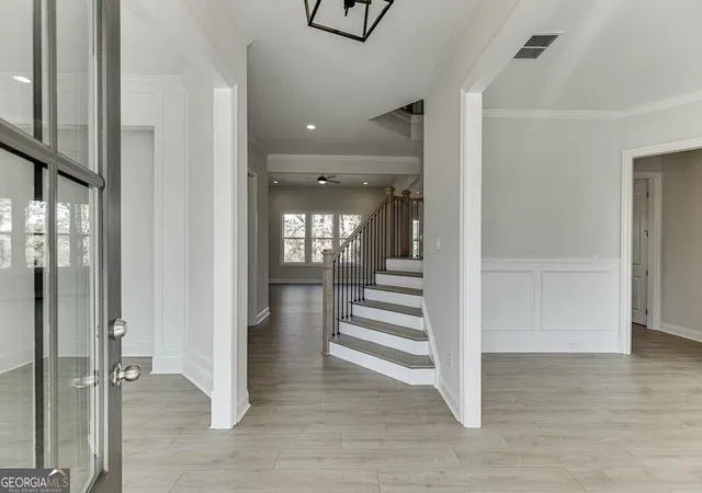 Photo 3 of Single family home for sale at 450 Thunder Rd, Buford, GA 30518 | MLS# 10832979 | Listing updated on 2026-09-18