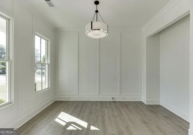 Photo 3 of Single family home for sale at 450 Thunder Rd, Buford, GA 30518 | MLS# 10832979 | Listing updated on 2026-10-15