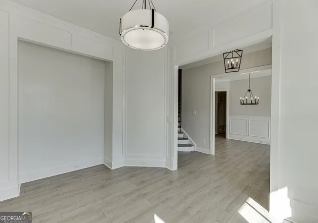 Photo 4 of Single family home for sale at 450 Thunder Rd, Buford, GA 30518 | MLS# 10832979 | Listing updated on 2026-10-15