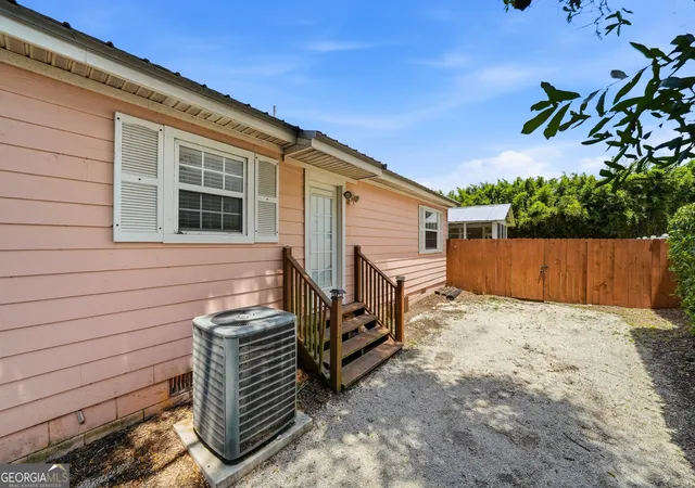 33rd image of 1017 Mallery St, St. Simons, GA 31522 | MLS# 10800351