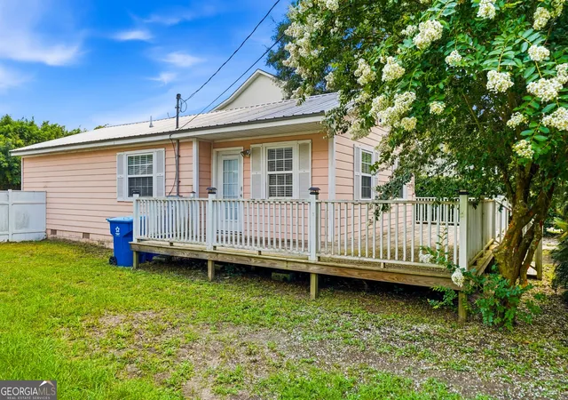 3rd image of 1017 Mallery St, St. Simons, GA 31522 | MLS# 10800351
