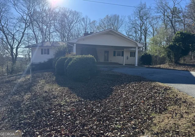 Photo 1 of Single family home for sale at 824 Old Five Notch Rd, Whitesburg, GA 30185 | MLS# 10661638 | Listing updated on 2026-02-25