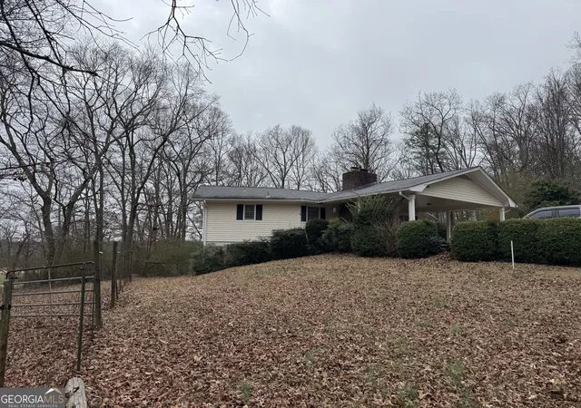 Photo 3 of Single family home for sale at 824 Old Five Notch Rd, Whitesburg, GA 30185 | MLS# 10661638 | Listing updated on 2026-02-25