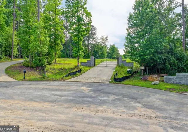 2nd image of 535 Penny Ln, Loganville, GA 30052 | MLS# 10776834