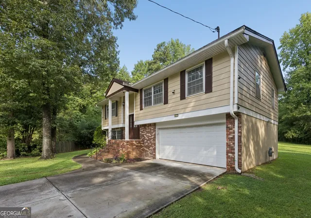 Photo 3 of Sale Pending at 6342 Bell Haven Ln, Riverdale, GA 30296 | MLS# 10825622 | Listing updated on 2026-09-17