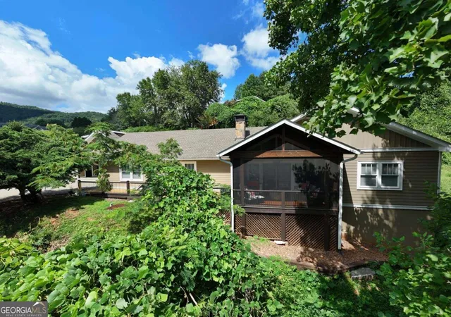 Photo 3 of Sale Pending at 228 Country Club Dr, Clayton, GA 30525 | MLS# 10807801 | Listing updated on 2026-08-24