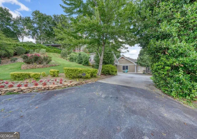Photo 4 of Sale Pending at 228 Country Club Dr, Clayton, GA 30525 | MLS# 10807801 | Listing updated on 2026-08-24