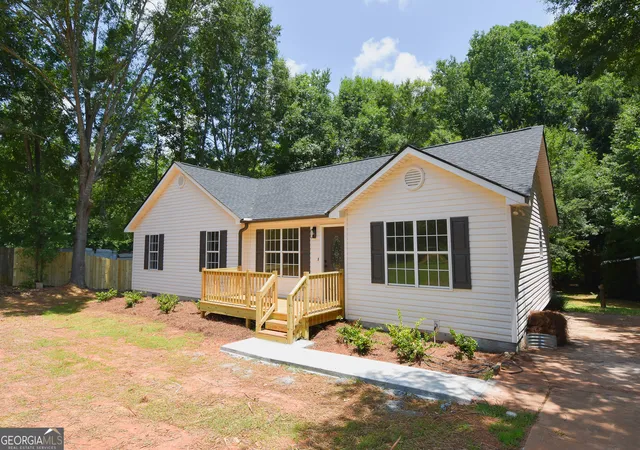 Homes for sale in Williamson, GA | 100 N Rover Rd, Williamson, GA 30292 | MLS# 10799970
