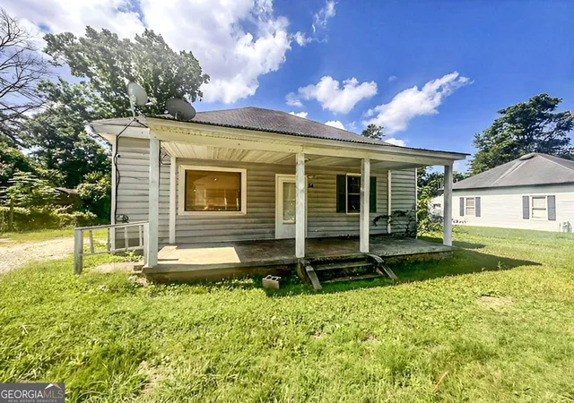 Photo 3 of Single family home for sale at 54 Bleachery St, Griffin, GA 30223 | MLS# 10822954 | Listing updated on 2026-08-24