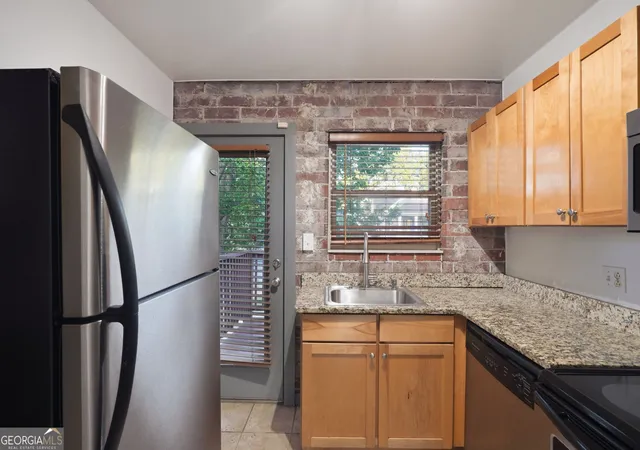 Photo 4 of Condo for sale at 561 Formwalt St Sw #2, Atlanta, GA 30312 | MLS# 10831133 | Listing updated on 2026-10-08