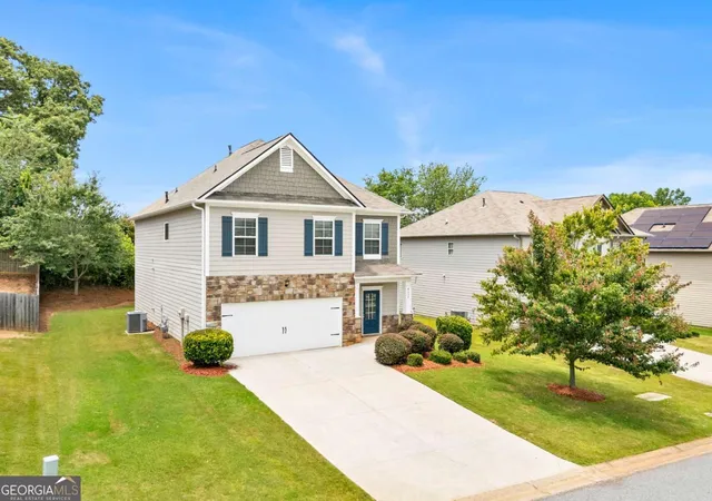 Photo 1 of Single family home for sale at 4335 Huron Dr, Cumming, GA 30028 | MLS# 10805746 | Listing updated on 2026-09-12