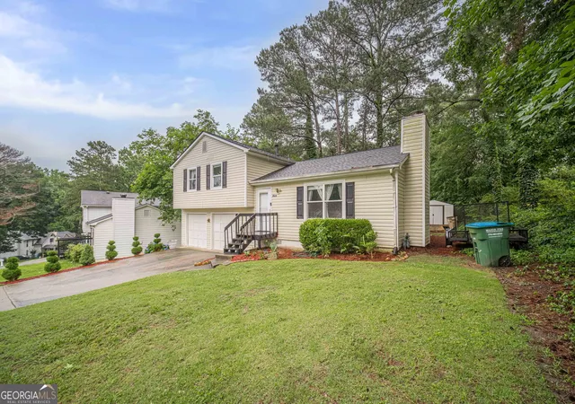 Homes for sale in Snellville, GA | 3809 Valley Brook Rd, Snellville, GA 30039 | MLS# 10783391