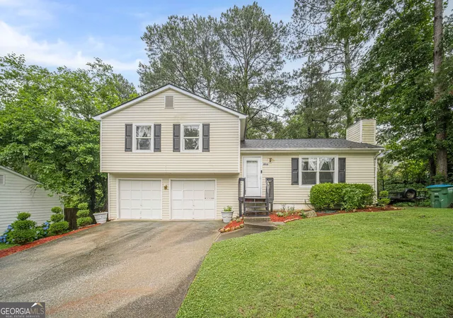 Homes for sale in Snellville, GA | 3809 Valley Brook Rd, Snellville, GA 30039 | MLS# 10783391