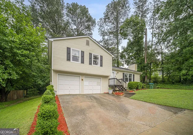 Homes for sale in Snellville, GA | 3809 Valley Brook Rd, Snellville, GA 30039 | MLS# 10783391