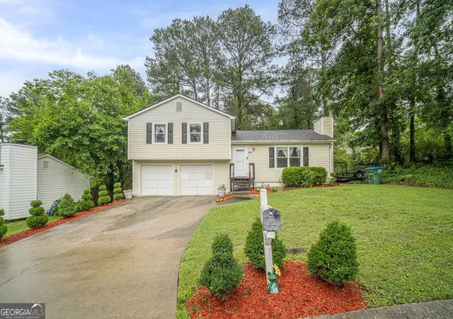 Homes for sale in Snellville, GA | 3809 Valley Brook Rd, Snellville, GA 30039 | MLS# 10783391