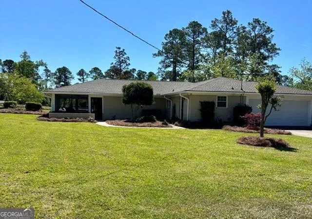 3rd image of 300 Lewis Dr, Vidalia, GA 30474 | MLS# 10735510