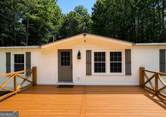Photo 2 of Single family home for sale at 17056 Wildwood Rd, Griffin, GA 30223 | MLS# 10815964 | Listing updated on 2026-09-11