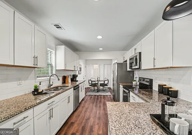 3rd image of 678 Commercial Ave Nw, Atlanta, GA 30318 | MLS# 10815637
