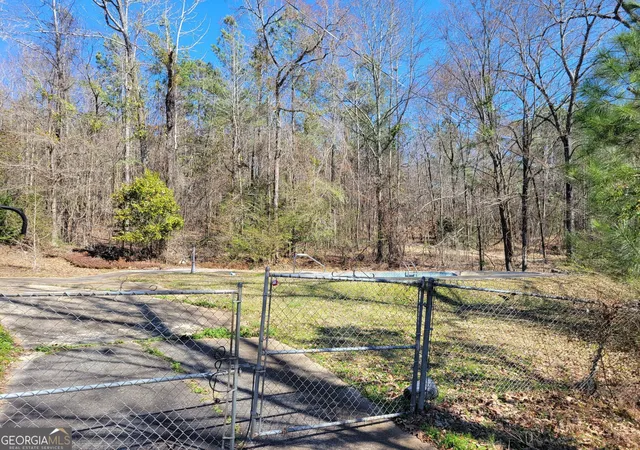 Photo 2 of Single family home for sale at 205 Princess Anne Dr, Macon, GA 31211 | MLS# 10836362 | Listing updated on 2026-09-14